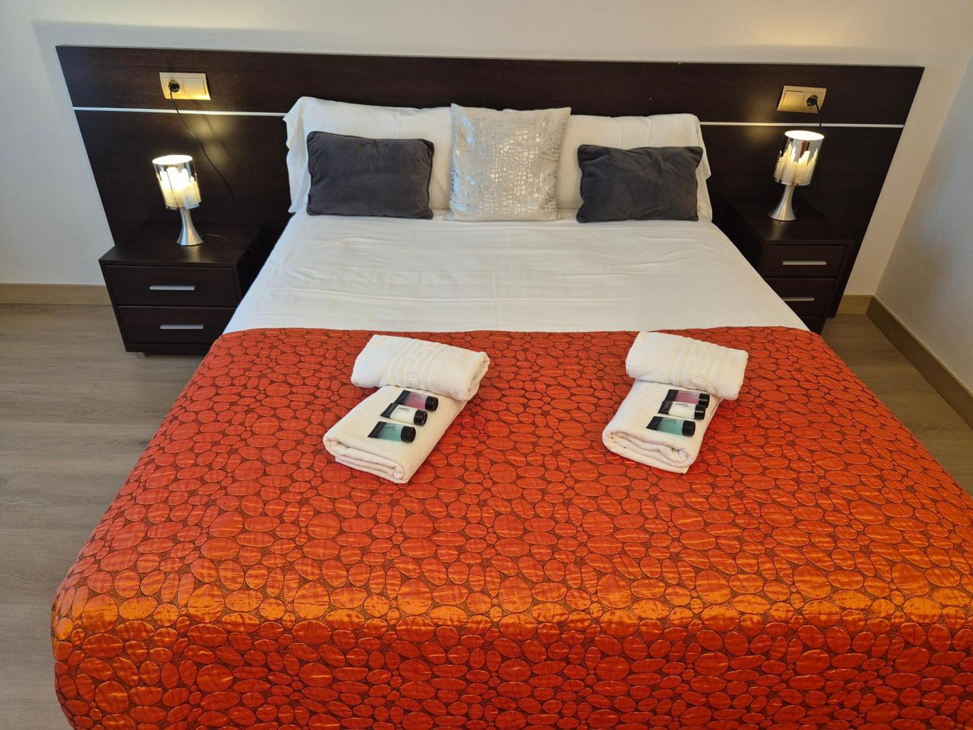 מדינצ'לי Hostal Bavieca מראה חיצוני תמונה