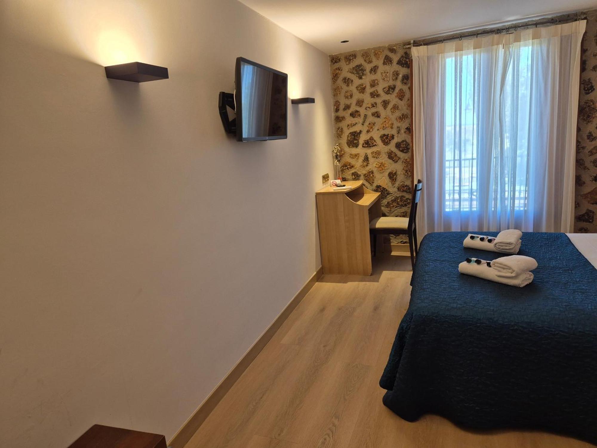 מדינצ'לי Hostal Bavieca מראה חיצוני תמונה