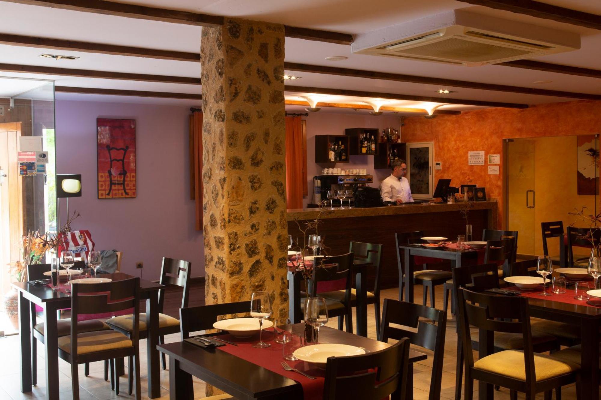 מדינצ'לי Hostal Bavieca מראה חיצוני תמונה