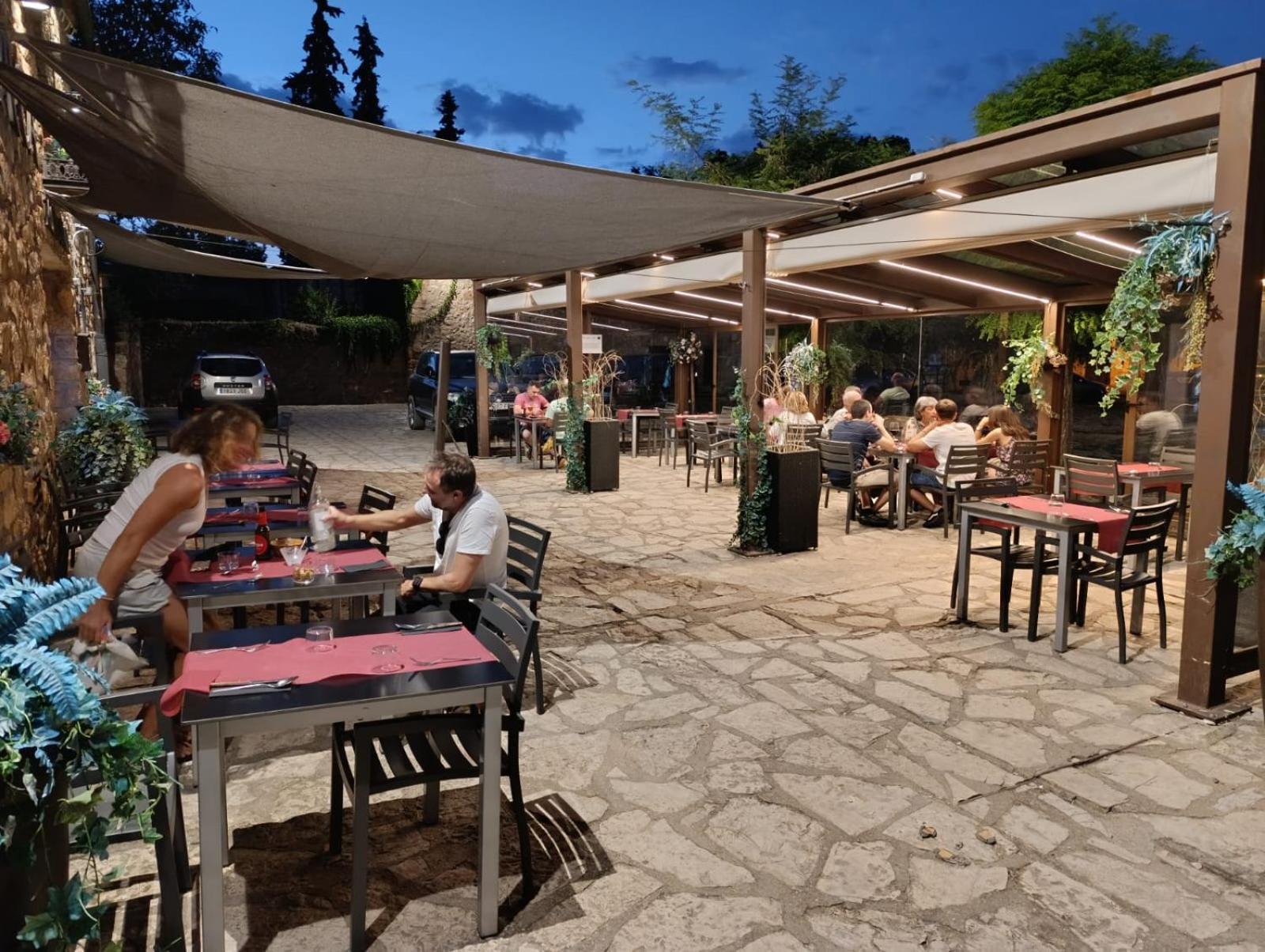 מדינצ'לי Hostal Bavieca מראה חיצוני תמונה