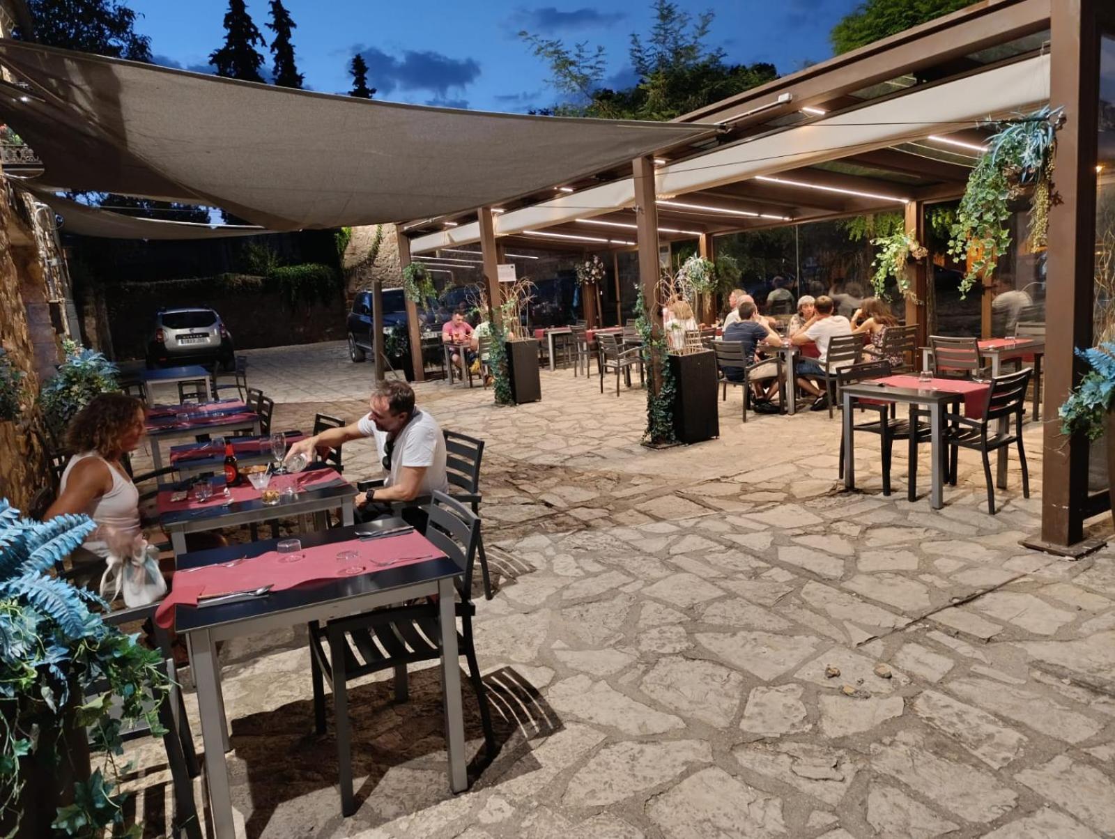 מדינצ'לי Hostal Bavieca מראה חיצוני תמונה