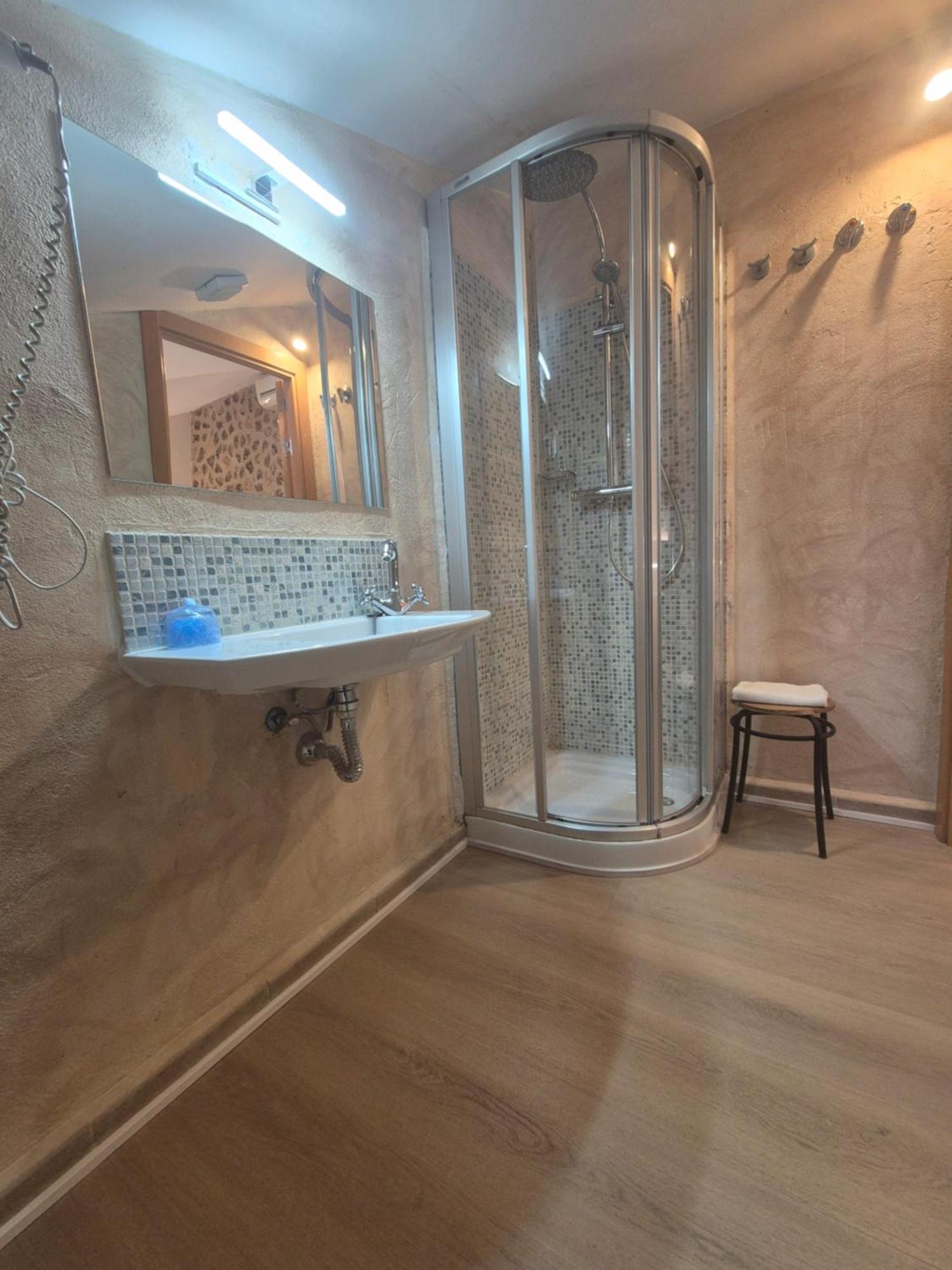 מדינצ'לי Hostal Bavieca מראה חיצוני תמונה