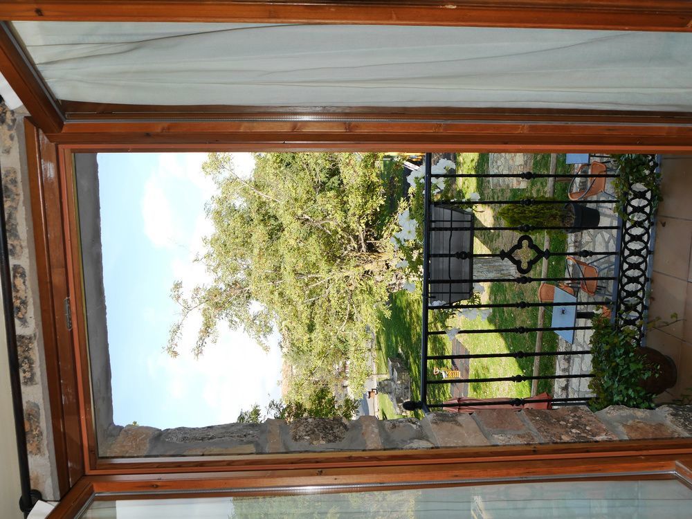 מדינצ'לי Hostal Bavieca מראה חיצוני תמונה