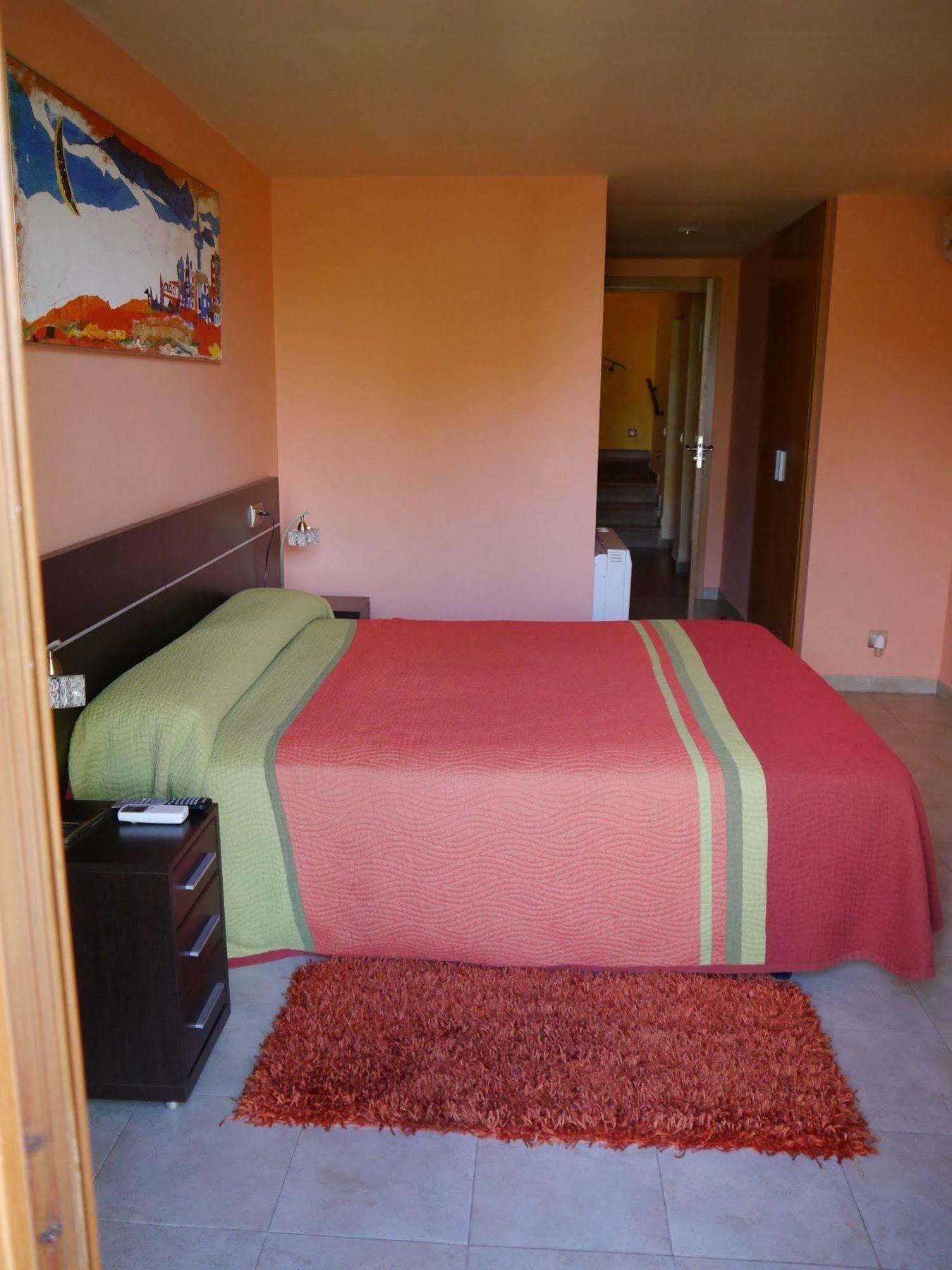 מדינצ'לי Hostal Bavieca מראה חיצוני תמונה