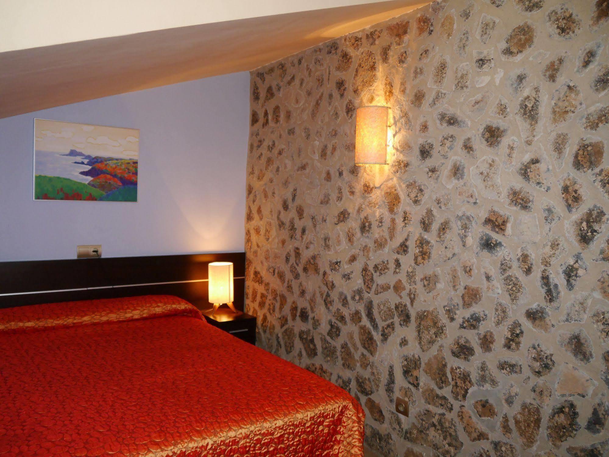 מדינצ'לי Hostal Bavieca מראה חיצוני תמונה